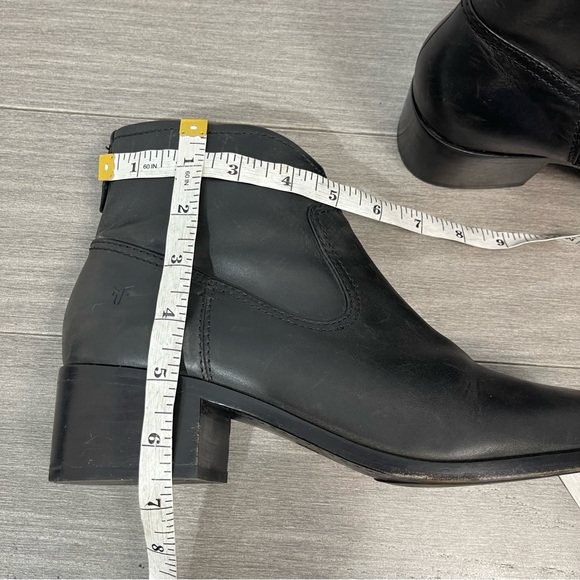 Frye Women's Claire Bootie Ankle Boot Black Leather Side Zip Classic Minimalist - Picture 13 of 13